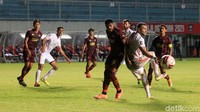 Meski semifinal dipertandingkan dua kali, tak ada sistem agresivitas gol tandang diberlakukan. Piala Menpora 2021 cuma mencari finalis dari akumulasi skor di dua pertandingan dan jika kembali imbang dengan skor berapa pun dilanjutkan ke adu penalti.