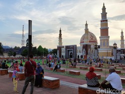 Melihat Alun-alun Majalengka yang Ramai Dipadati Warga Saat Ngabuburit