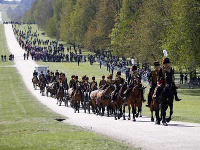 Artileri Pasukan Berkuda Tiba di Kastil Windsor