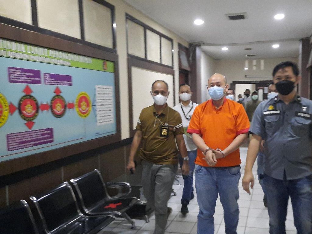Jadi Tersangka, Jason Penganiaya Perawat RS Siloam Ditahan! Jadi Tersangka, Jason Penganiaya Perawat RS Siloam Ditahan!