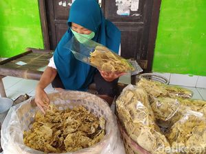Peyek Cethul Khas Magelang yang Gurih Renyah Makin Laku Jelang Lebaran