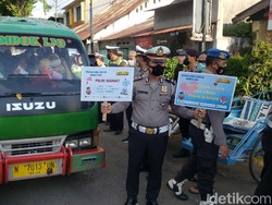 Sosialisasi Larangan Mudik di Jalur Pantura Probolinggo