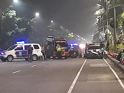 Geger Tas Mencurigakan Ditemukan di Jalan Depan Royal Plaza Surabaya