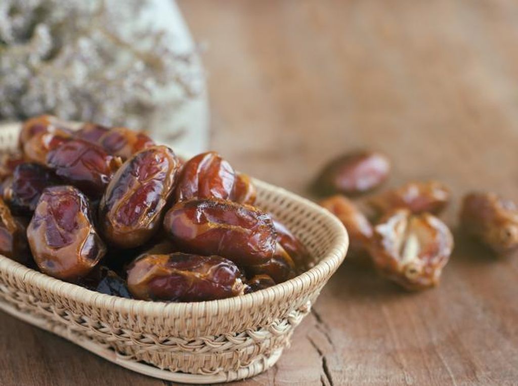 Menu Favorit Berbuka, Ini 7 Manfaat Kurma untuk Kesehatan Menu Favorit Berbuka, Ini 7 Manfaat Kurma untuk Kesehatan