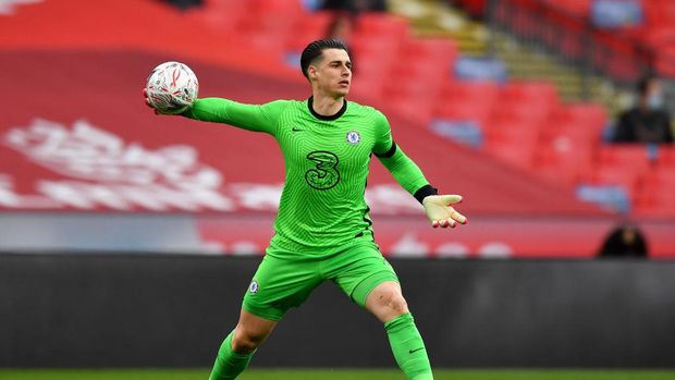 LONDON, ENGLAND - APRIL 17: Kepa Arrizabalaga of Chelsea in action during the Semi Final of the Emirates FA Cup match between Manchester City and Chelsea FC at Wembley Stadium on April 17, 2021 in London, England. Sporting stadiums around the UK remain under strict restrictions due to the Coronavirus Pandemic as Government social distancing laws prohibit fans inside venues resulting in games being played behind closed doors.  (Photo by Ben Stansall - Pool/Getty Images)