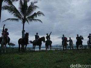 Ngabuburit Tak Biasa di Banjarnegara, Berkuda Keliling Kota