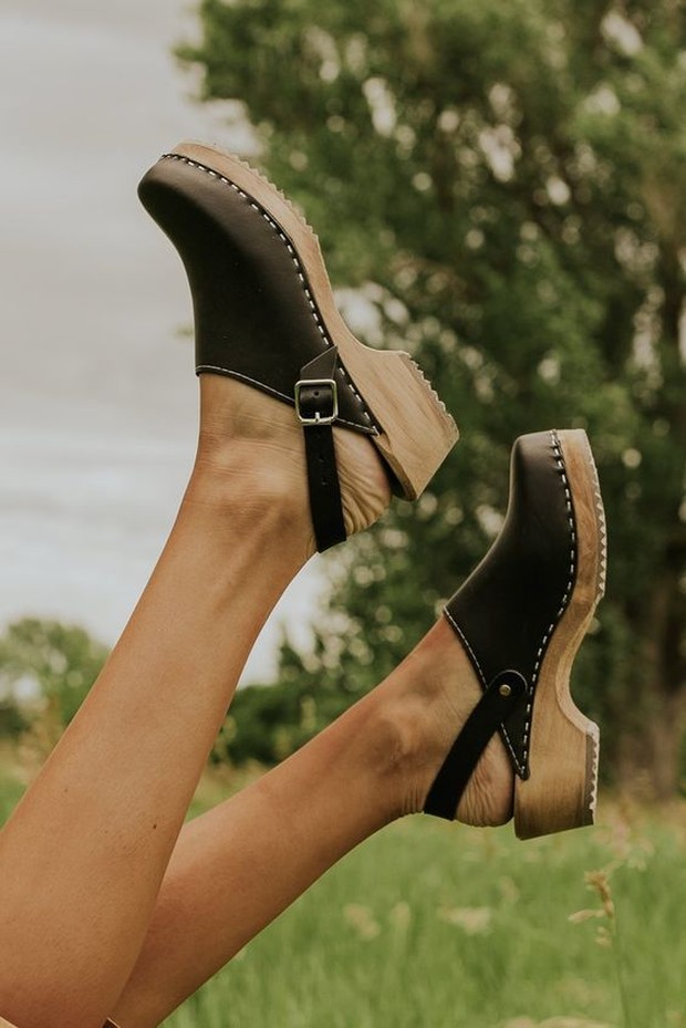 clogs shoes (sumber : pinterest.com/roolee) clogs shoes (sumber : pinterest.com/roolee)