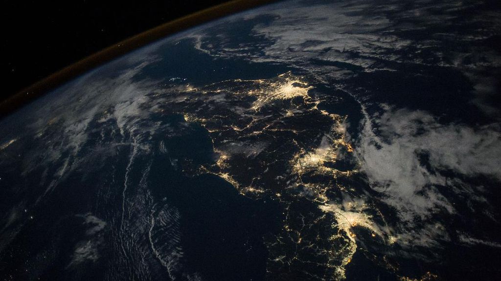 Keindahan Bumi dalam Jepretan Kamera Astronaut di Luar Angkasa