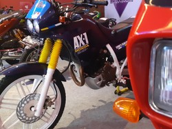 Motor Petualang Klasik Honda Ini Curi Perhatian