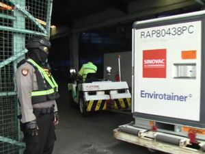 Kedatangan 6 Juta Bulk Vaksin Corona Sinovac di Indonesia