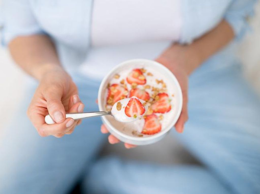 Makan Yogurt dengan 4 Bahan Enak Ini Agar Bisa Turunkan Berat Badan Makan Yogurt dengan 4 Bahan Enak Ini Agar Bisa Turunkan Berat Badan
