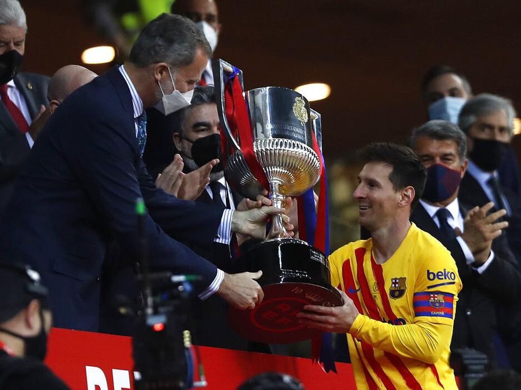 Kapten Messi Akhirnya Angkat Trofi Copa del Rey Kapten Messi Akhirnya Angkat Trofi Copa del Rey