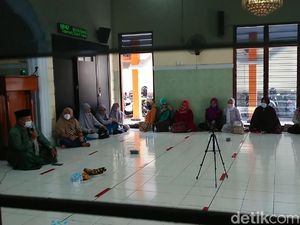 Penyandang HIV/AIDS di Tulungagung Aktif Pertebal Ilmu Agama Lewat Majelis Taklim Penyandang HIV/AIDS di Tulungagung Aktif Pertebal Ilmu Agama Lewat Majelis Taklim