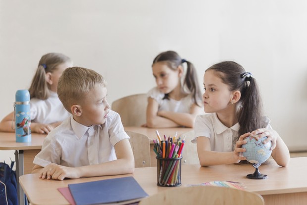 Ketika terlalu sering dibohongi, besar kemungkinan sifat ini pun akan tertanam pada anak.