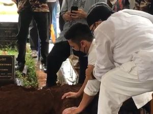 Keterangan Keluarga Terkait Meninggalnya Adiguna Sutowo Keterangan Keluarga Terkait Meninggalnya Adiguna Sutowo