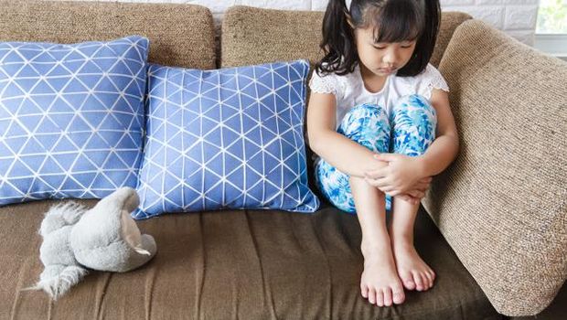 Meskipun terlihat sepele, namun mengingkari janji pada anak juga dapat membuatnya merasa tidak diutamakan.