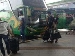 Jelang Mudik Dilarang, Pemudik Colong Start di Terminal Pulo Gebang