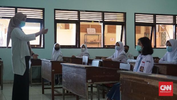 Sebanyak sembilan sekolah di Daerah Istimewa Yogyakarta (DIY) tingkat SMA/SMK melaksanakan uji coba kegiatan belajar mengajar (KBM) atau kelas tatap muka hari ini, Senin (19/4). cnnindonesia/Tunggul Damarjati