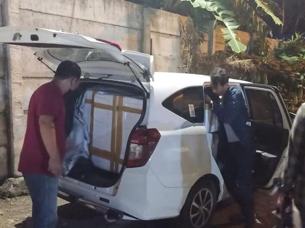 Bareskrim-KKP Gagalkan Penyelundupan 100 Ribu Benih Lobster Tujuan Singapura Bareskrim-KKP Gagalkan Penyelundupan 100 Ribu Benih Lobster Tujuan Singapura