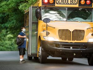 Krisis Sopir Bus, Kota Ini Pakai Jasa Perusahaan Limosin untuk Gantikan Bus Sekolah