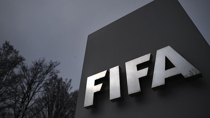 ZURICH, SWITZERLAND - FEBRUARY 25:  A FIFA logo seen near the headquarter Home of FIFA ahead of tomorrows Extraordinary FIFA Congress to elect a new FIFA President at Hallenstadion on February 25, 2016 in Zurich, Switzerland.  (Photo by Matthias Hangst/Getty Images)