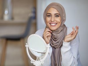 Adab Berpakaian Bagi Wanita Sesuai Syariat Islam Adab Berpakaian Bagi Wanita Sesuai Syariat Islam