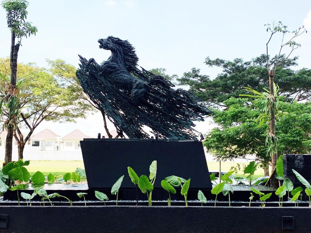 Instalasi Seni Karya I Nyoman Nuarta Mejeng di Apartemen Mewah Instalasi Seni Karya I Nyoman Nuarta Mejeng di Apartemen Mewah
