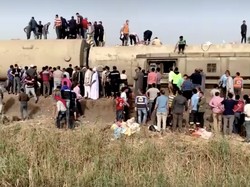 KA Tergelincir di Mesir, 11 Orang Tewas, 98 Terluka