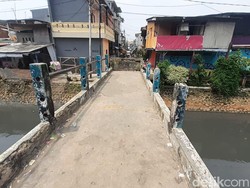 Tawuran Bersenjata Tajam Jadi Alasan Warga Ingin Jembatan Kota Paris Roboh