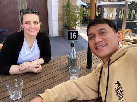 Kisah cinta pasangan pria asal Tanggul , Jember, Jawa Timur menikah dengan bule asal Adelaide, Australia Selatan.