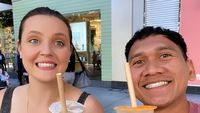 10 Momen Manis Pria Asal Jember yang Viral Menikahi Bule Australia
