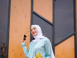 Kisah Hijrah Deswita Maharani, Bikin Ferry Maryadi Takjub Saat Berhijab Kisah Hijrah Deswita Maharani, Bikin Ferry Maryadi Takjub Saat Berhijab