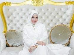 Roro Fitria Ngaku Dibentak hingga Sesak Napas, Suami Hanya Tersenyum