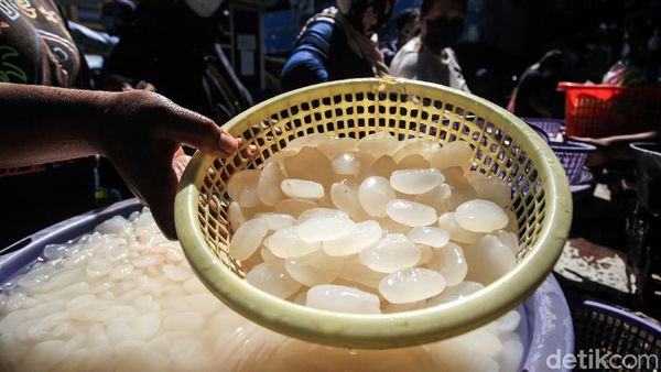 Laris Manis Penjualan Kolang-kaling di Kala Ramadhan