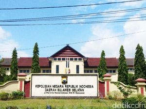 Polda Sulsel Usut Dugaan Ketua KPU Maros Korupsi Alat Peraga Kampanye Polda Sulsel Usut Dugaan Ketua KPU Maros Korupsi Alat Peraga Kampanye