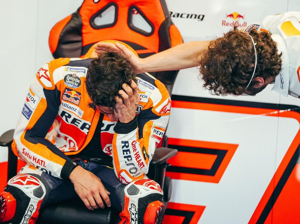 Ada Lampu Kedip-kedip di Lengan Kiri Marc Marquez, Apa Itu? Ada Lampu Kedip-kedip di Lengan Kiri Marc Marquez, Apa Itu?