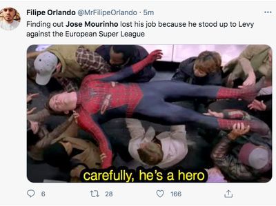 Dipecat Tottenham, Netizen Bilang Mourinho Pahlawan