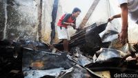 Mengais Sisa-sisa Kebakaran Tamansari