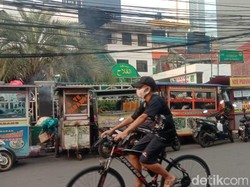 Meski Pandemi, Pasar Takjil Benhil Tetap Ramai Diserbu Warga