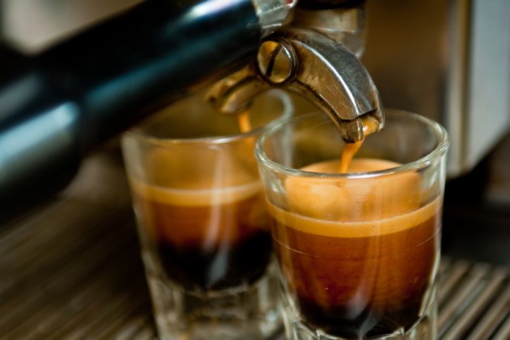Espresso dan Kopi Tubruk, Mana yang Lebih Tinggi Kafein dan Kalori?