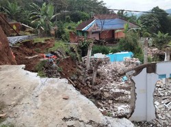 Tolong! Korban Pergerakan Tanah di Sukabumi Kehabisan Stok Logistik