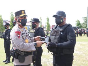 Kapolda Kalteng Beri Penghargaan, Apresiasi 50 Personel Berprestasi
