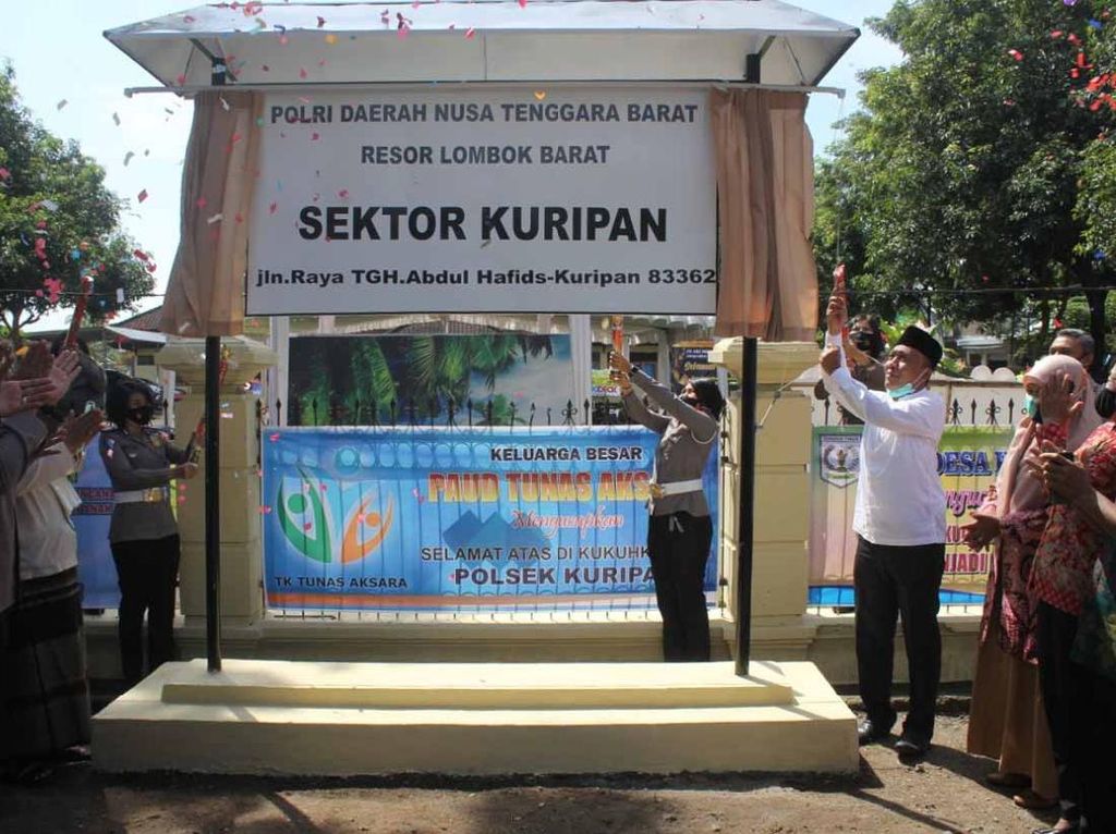 Naik Status dari Polsubsektor, Polsek Kuripan Gencar Awasi Prokes Naik Status dari Polsubsektor, Polsek Kuripan Gencar Awasi Prokes