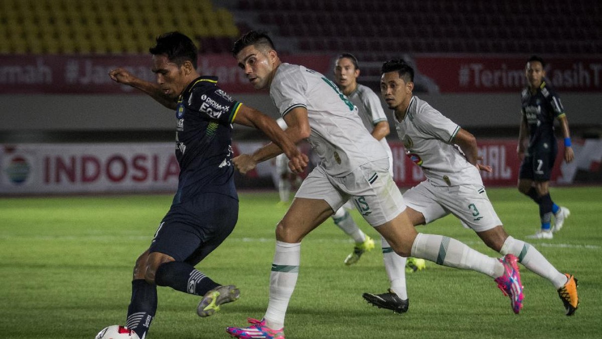 Persib Bandung lolos ke semifinal Piala Menpora 2021 usai singkirkan PS Sleman (ANTARA FOTO/MOHAMMAD AYUDHA)