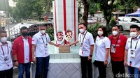 Di bangunan itu pula kongres PSSI pertama digelar yang kemudian menunjuk Soeratin Sosrosoegondo sebagai ketua umum PSSI.