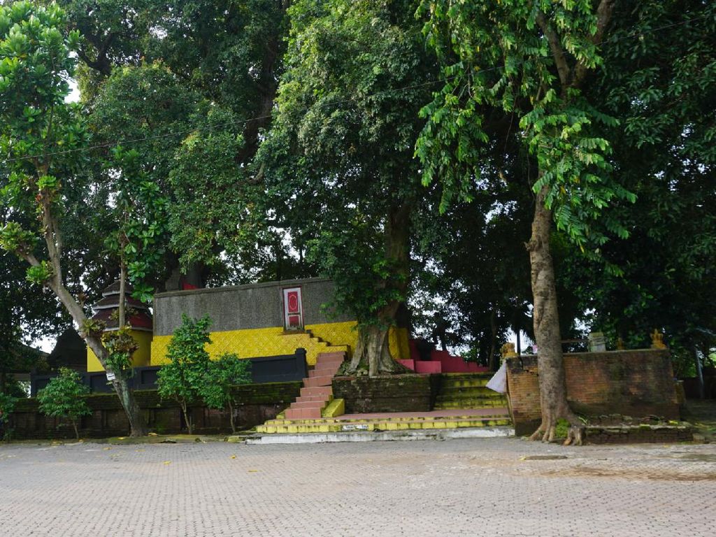 Versi Arkeolog: Situs Siti Inggil Bukan Makam Pendiri Majapahit, Tapi Mandapa Versi Arkeolog: Situs Siti Inggil Bukan Makam Pendiri Majapahit, Tapi Mandapa