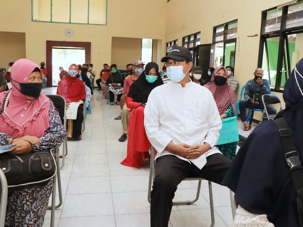 Penyaluran Bantuan Sosial Tunai Dimonitor Ketat Sesuai Prokes Penyaluran Bantuan Sosial Tunai Dimonitor Ketat Sesuai Prokes