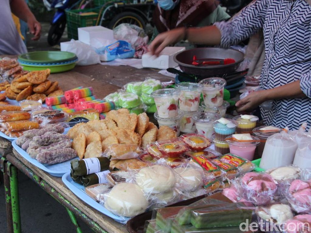5 Takjil Enak yang Wajib Dibeli di Pasar Takjil Taman Sulfat Malang 5 Takjil Enak yang Wajib Dibeli di Pasar Takjil Taman Sulfat Malang
