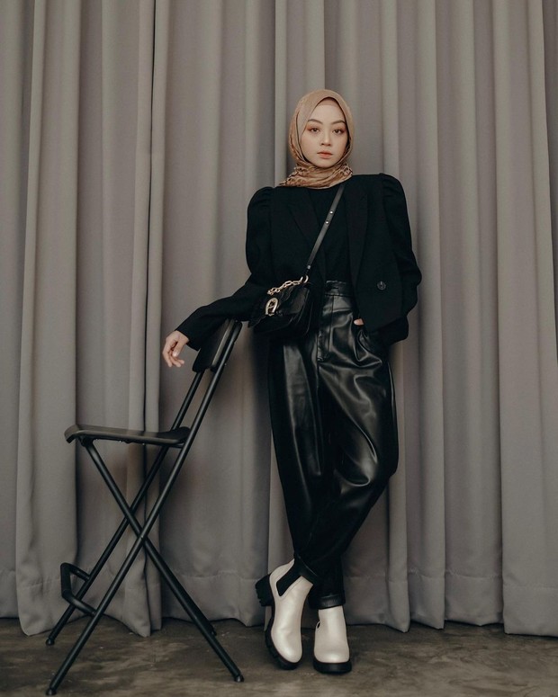 Black outfit hijab store