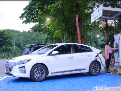 Mobil Listrik Bebas Ganjil Genap di Tol, Ini Lokasi SPKLU di Rest Area Trans Jawa